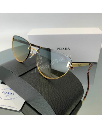 Солнцезащитные очки Prada