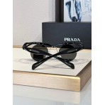 Солнцезащитные очки Prada