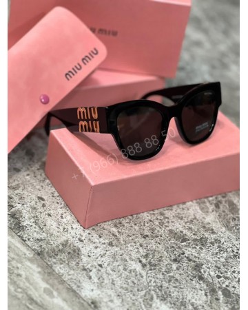 Солнцезащитные очки MIU MIU