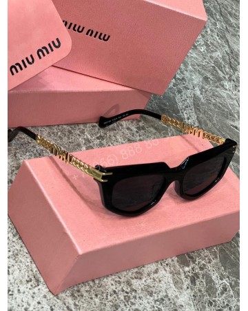 Солнцезащитные очки MIU MIU