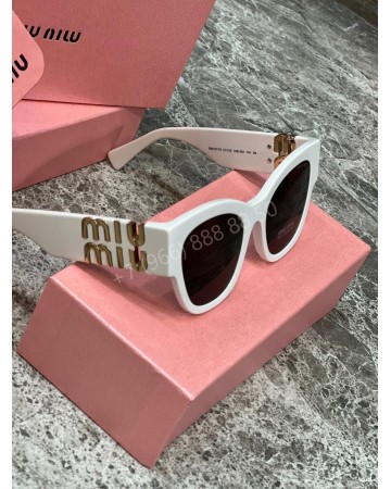 Солнцезащитные очки MIU MIU