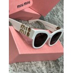 Солнцезащитные очки MIU MIU