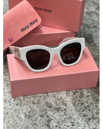 Солнцезащитные очки MIU MIU