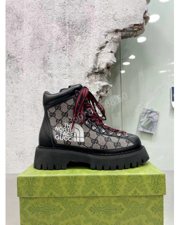 Ботинки Gucci Цвет: Чёрно-бежевый купить по цене 29000 руб. арт. 57580