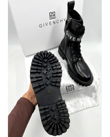 Ботинки Givenchy Цвет: Чёрный купить по цене 31000 руб. арт. 50958