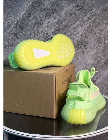 Кроссовки Yeezy