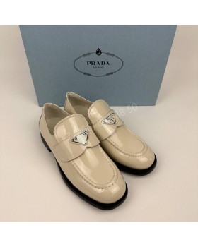 Лоферы Prada