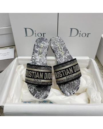 Шлепанцы Dior