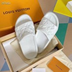 Шлепанцы Louis Vuitton