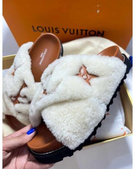 Шлепанцы Louis Vuitton