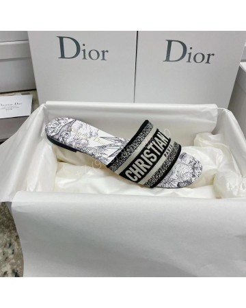 Шлепанцы Dior