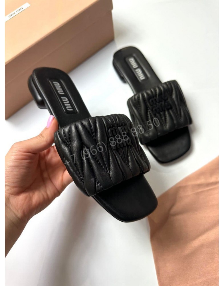 Шлепки miu miu. Шлепки миу миу. шлепанцы miu miu qultura. шлепки miu miu черные.