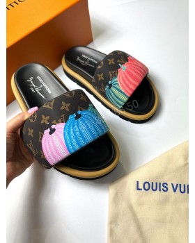 Шлепанцы Louis Vuitton