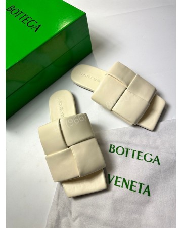 Шлепанцы Bottega Veneta