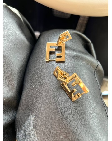 Серьги Fendi