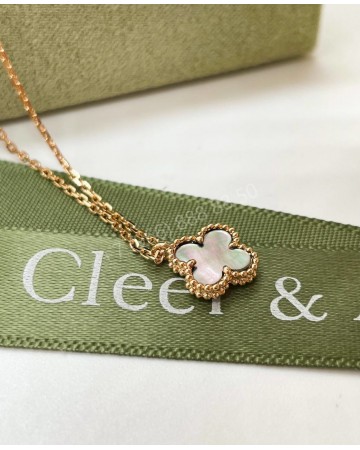 Кулон Van Cleef & Arpels на цепочке