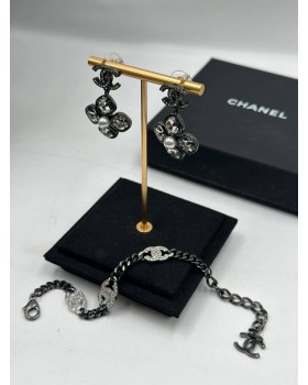 Серьги CHANEL