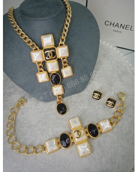 Серьги пусеты CHANEL