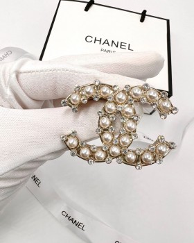 Брошь Chanel