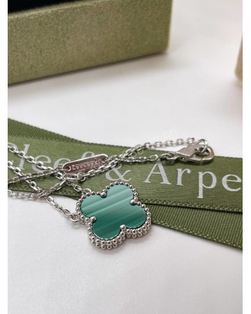 Кулон Van Cleef & Arpels на цепочке