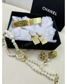 Серьги CHANEL