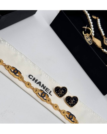 Серьги CHANEL