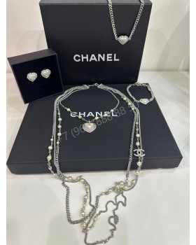 Колье CHANEL