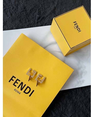 Серьги Fendi