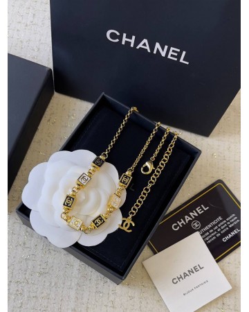 Колье CHANEL