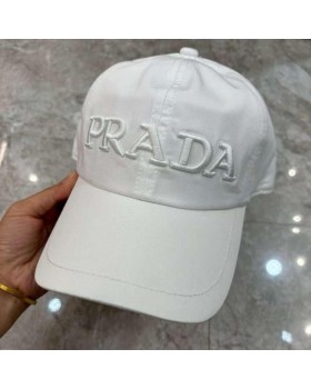 Кепка Prada