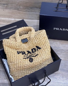 Сумка Prada