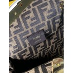 Сумка Fendi из кожи питона