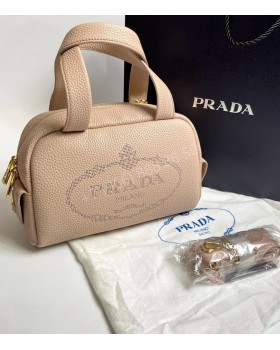 Сумка Prada