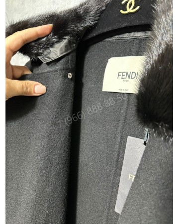 Пальто Fendi