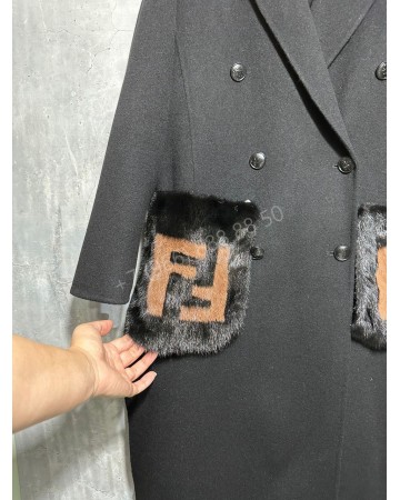 Пальто Fendi