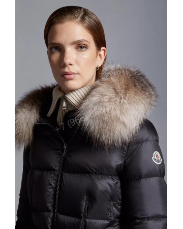 Пуховик Moncler