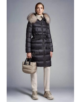 Пуховик Moncler