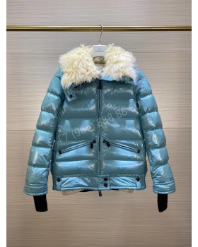 Пуховик Moncler