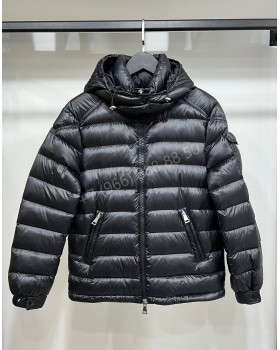 Пуховик Moncler