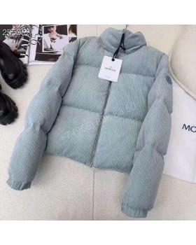 Пуховик Moncler