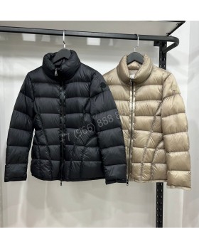 Пуховик Moncler