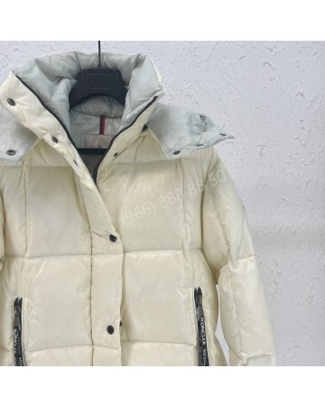 Пуховик Moncler