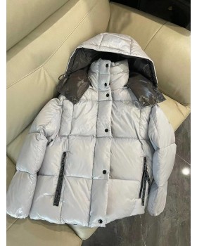 Пуховик Moncler