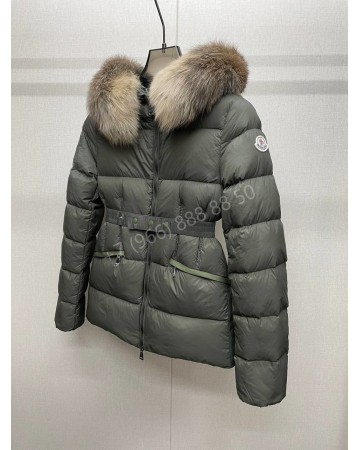 Пуховик Moncler