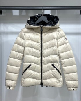 Пуховик Moncler