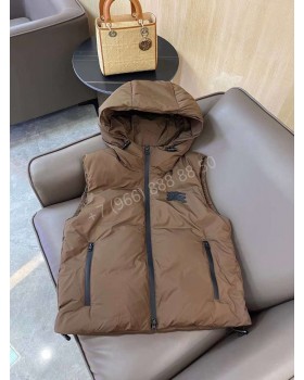 Жилет Burberry