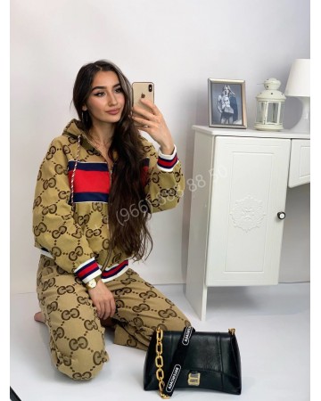 Костюм Gucci