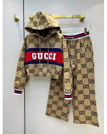 Костюм Gucci