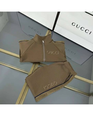 Костюм Gucci