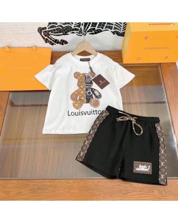 Костюм Louis Vuitton